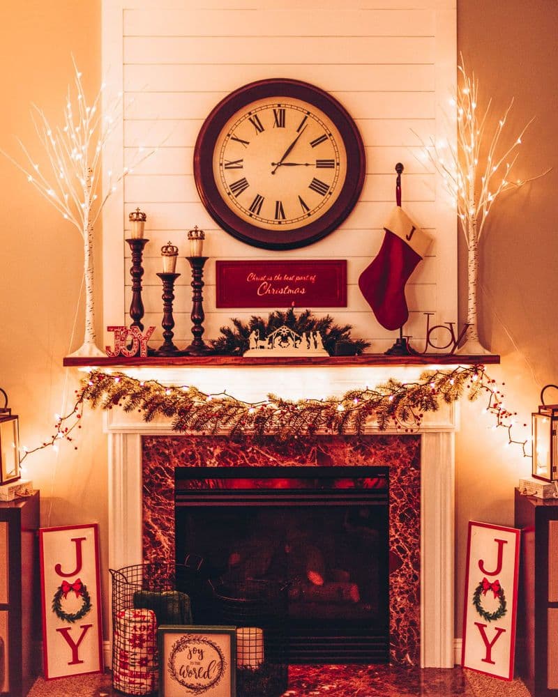 Cheminée décorée